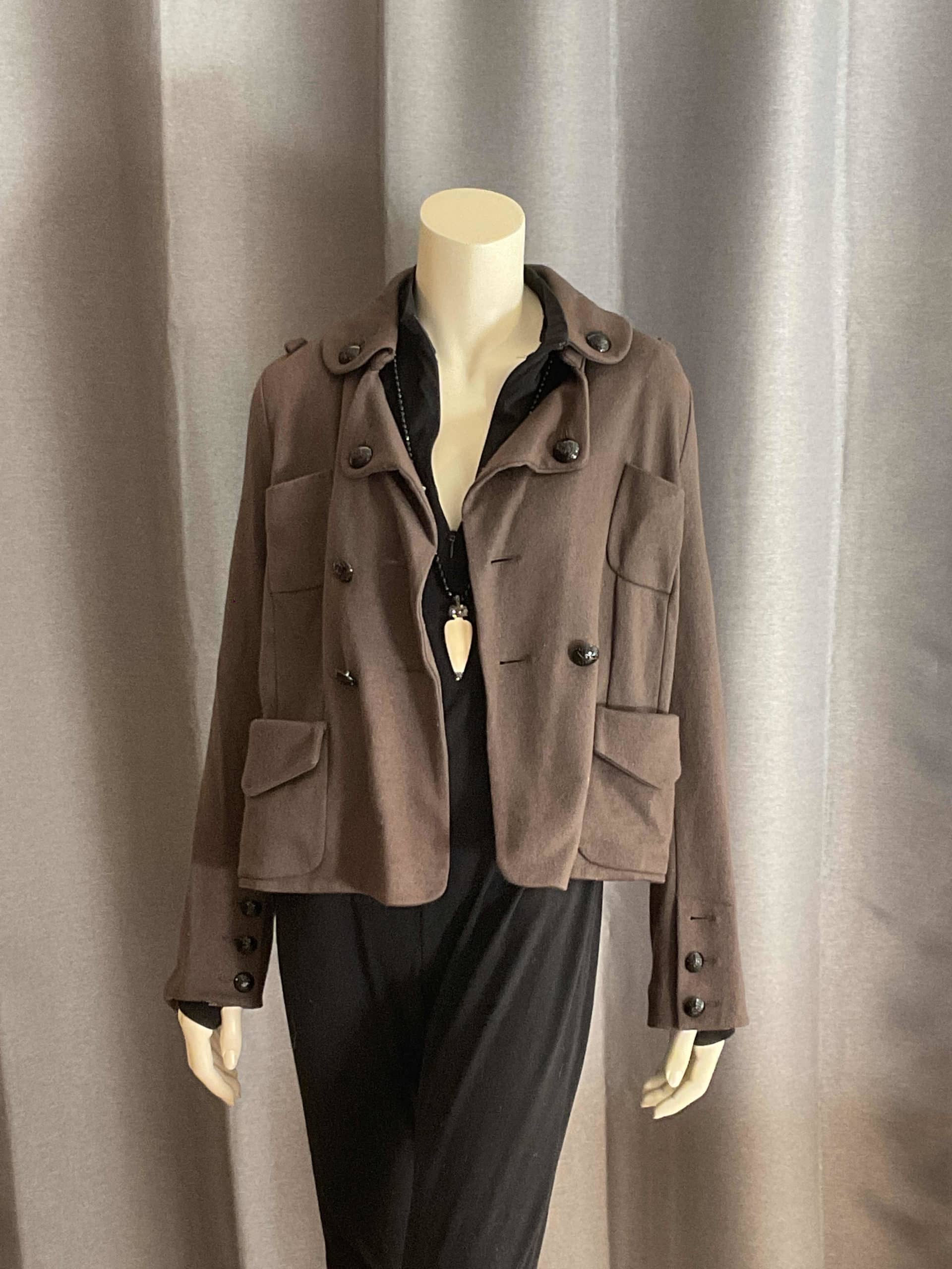 Vest taupe avec bouton noir M