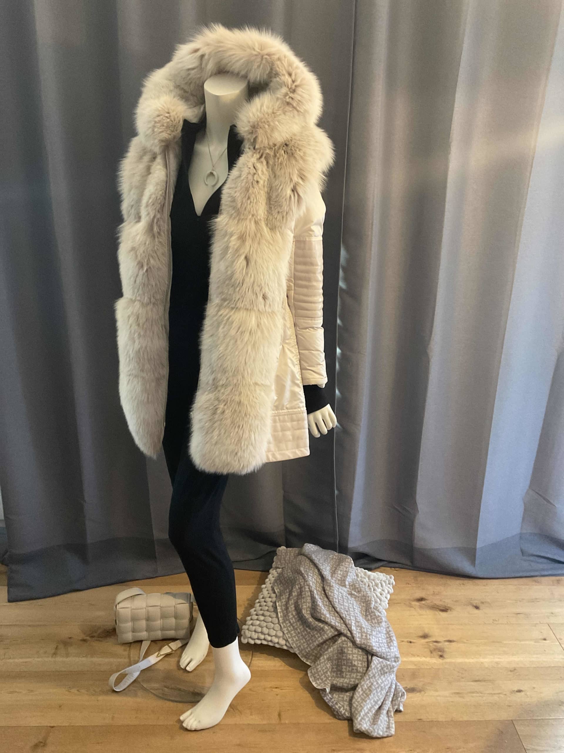 Doudoune en fourrure rose pale M