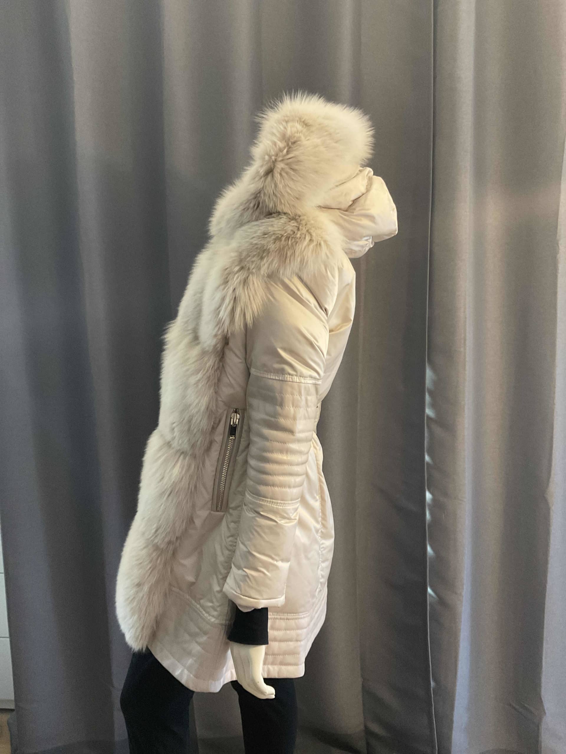 Doudoune en fourrure rose pale M