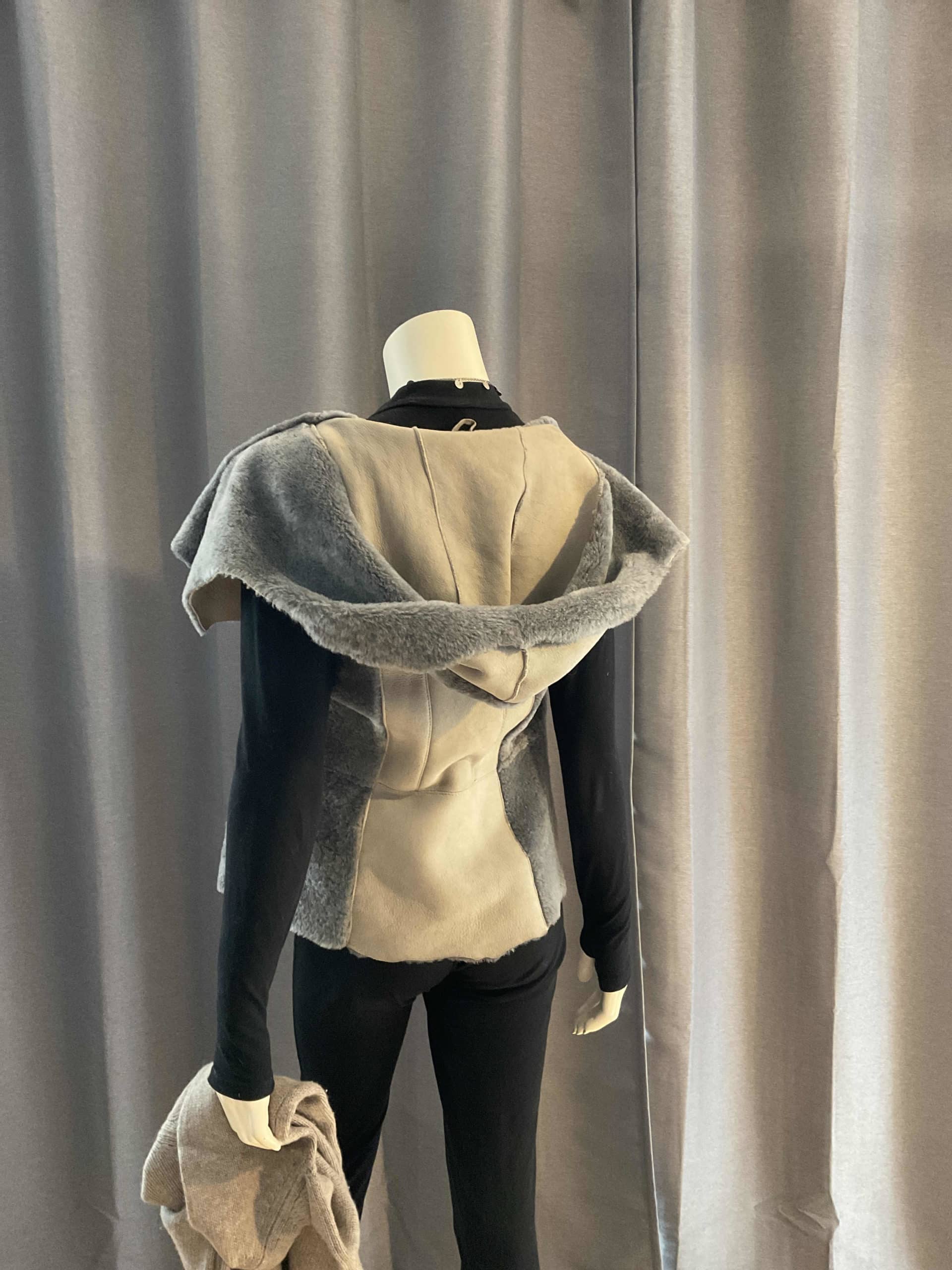 Gilet en mouton retournée gris et taupe M