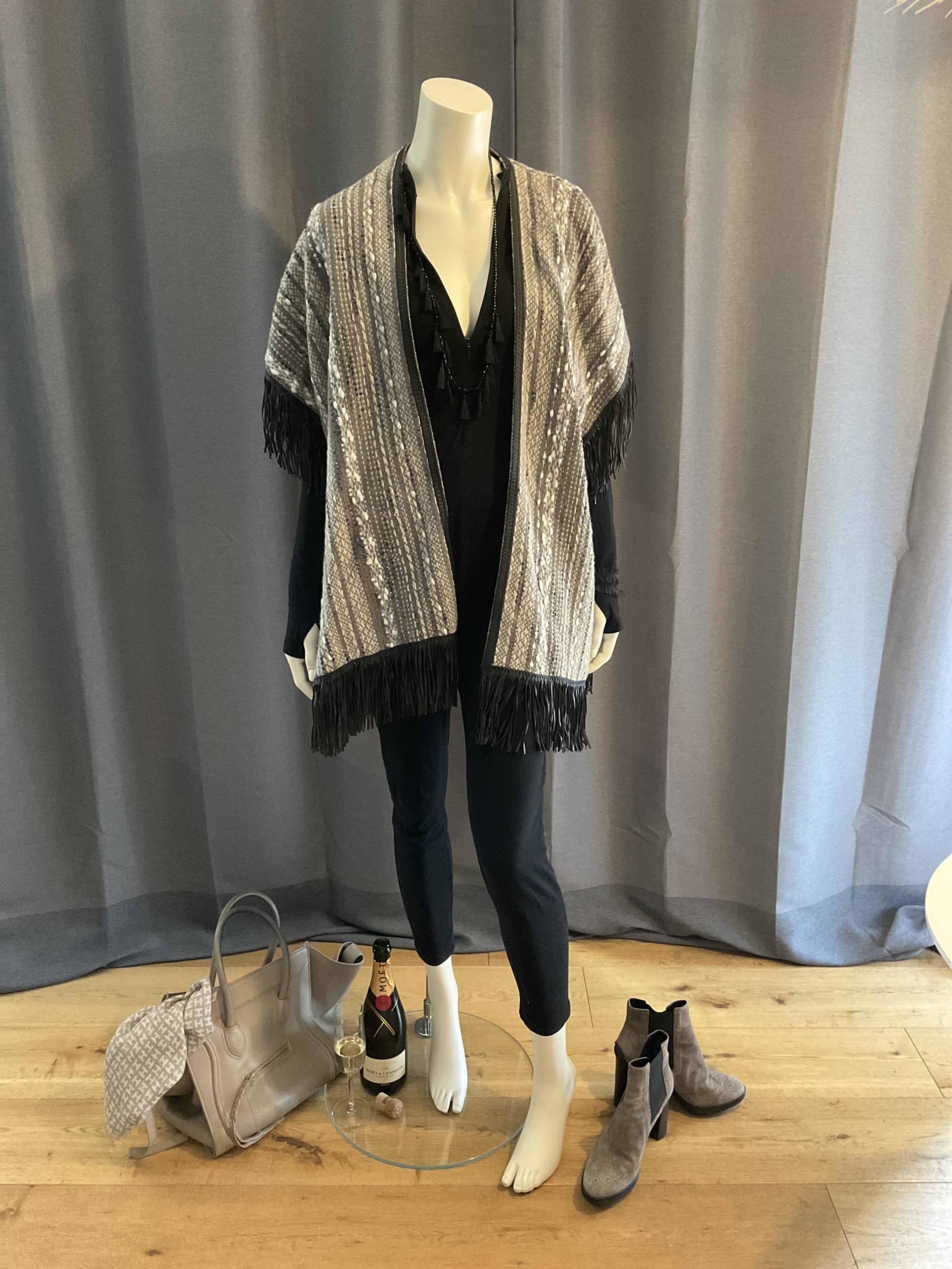 Poncho taupe et brun en laine et frange cuir TU